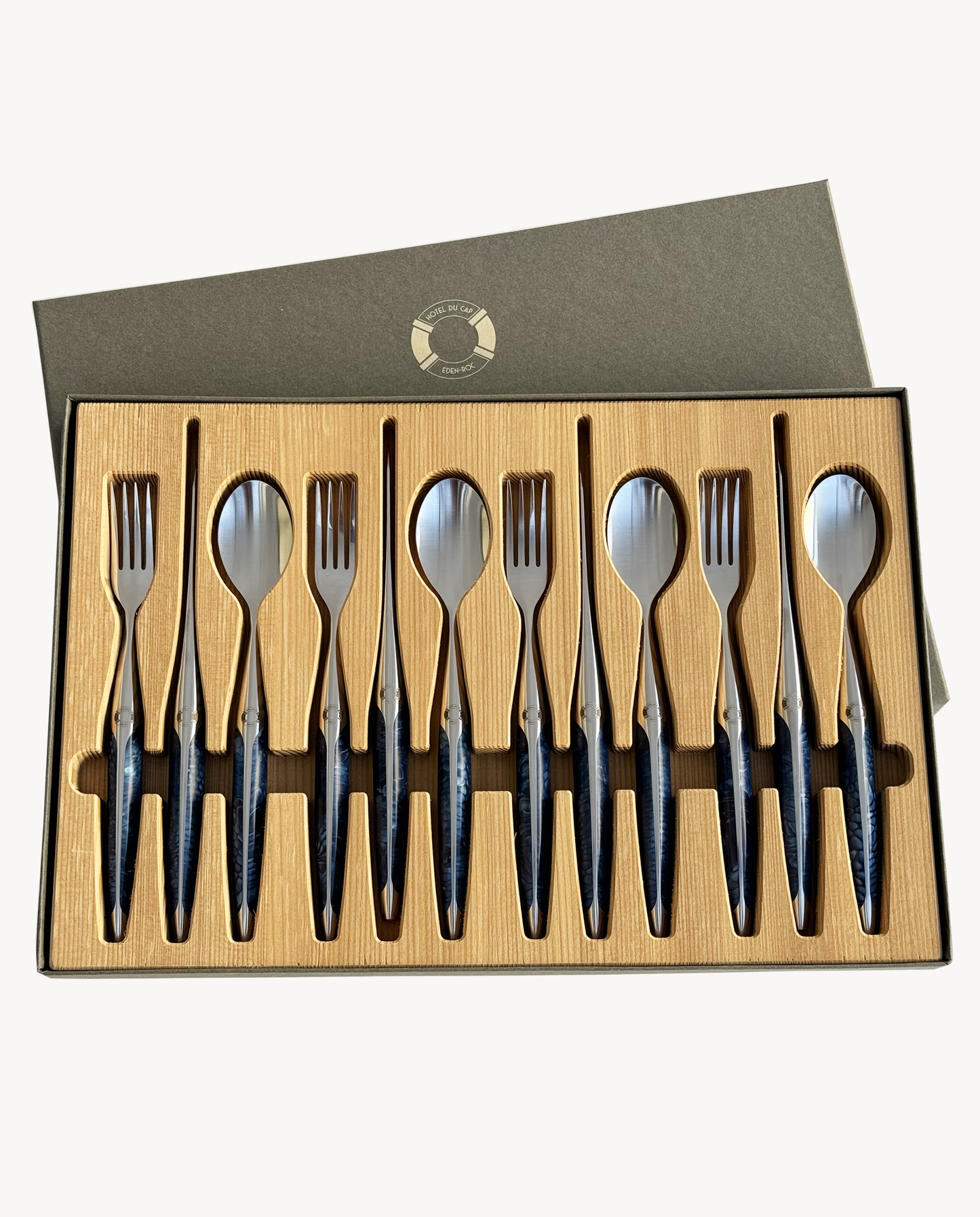 12-piece cutlery set